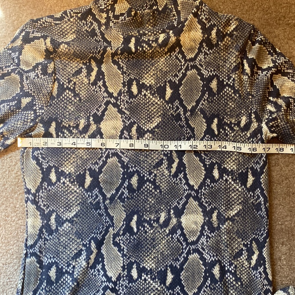 Snake Skin High Neck Long Sleeve Top Soft - Picture 5 of 7